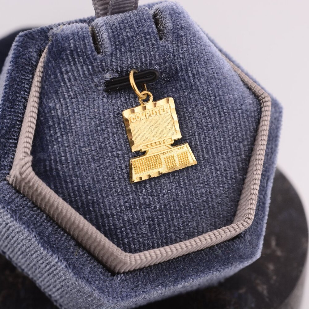 10KT Computer Pendant - Picture 2 of 10